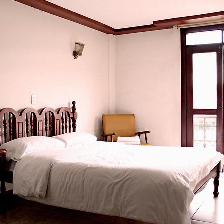 Hotel Cumanda Alfaro ภายนอก รูปภาพ
