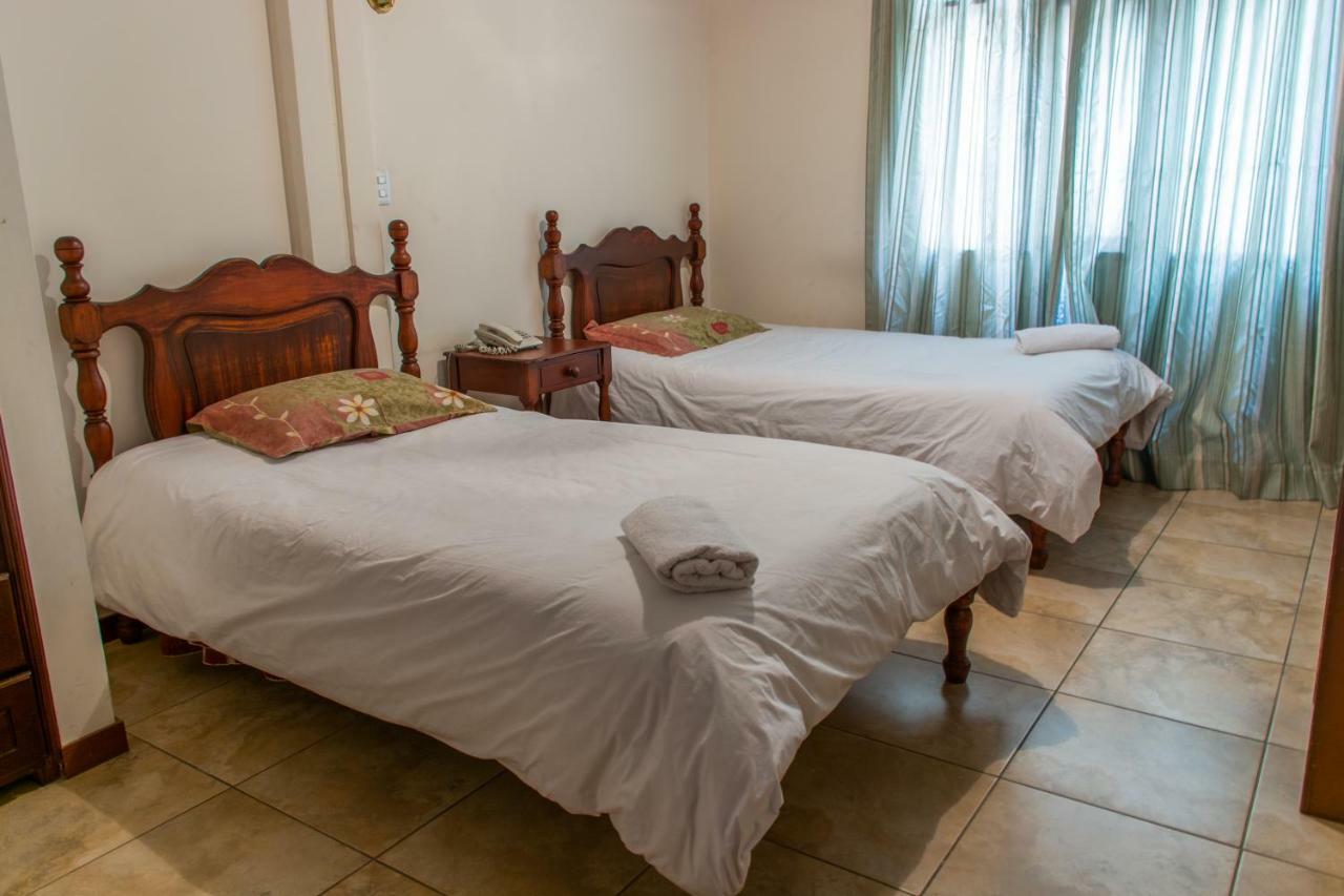 Hotel Cumanda Alfaro ภายนอก รูปภาพ