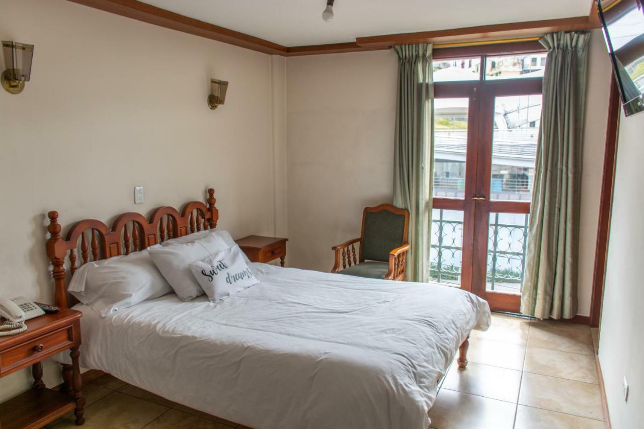 Hotel Cumanda Alfaro ภายนอก รูปภาพ