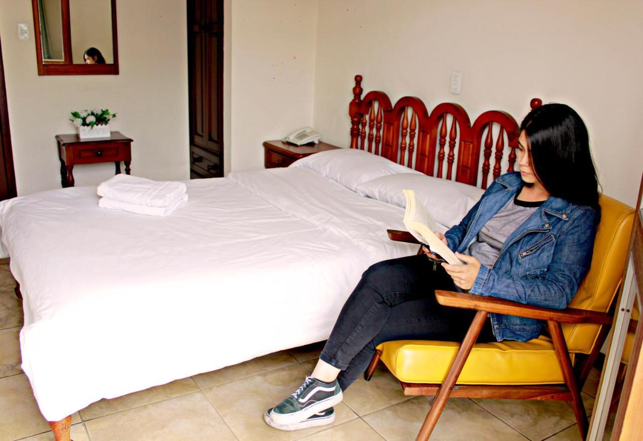Hotel Cumanda Alfaro ภายนอก รูปภาพ
