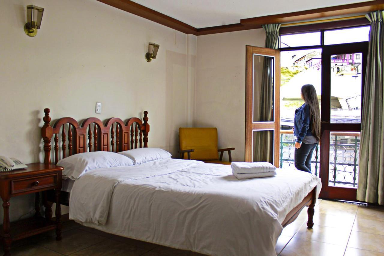 Hotel Cumanda Alfaro ภายนอก รูปภาพ