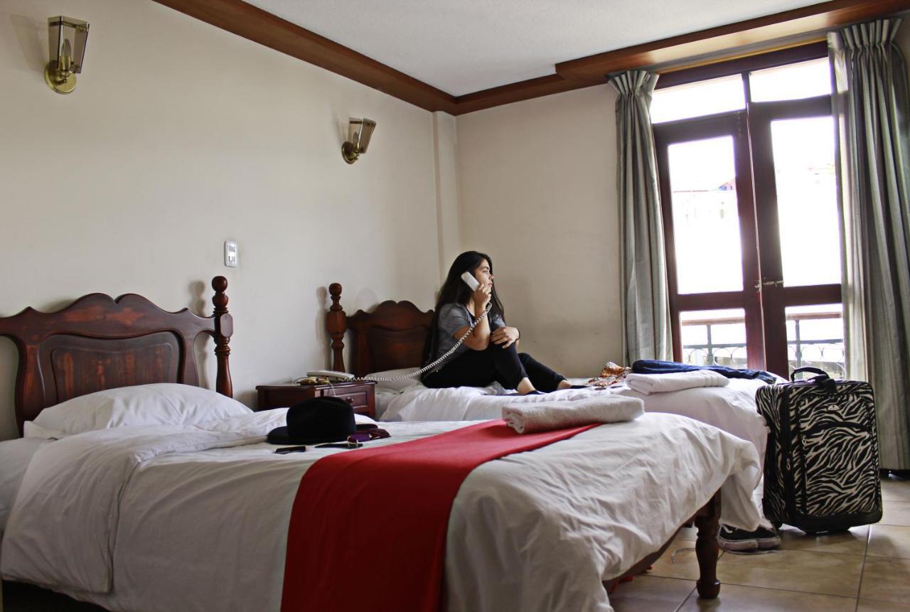 Hotel Cumanda Alfaro ภายนอก รูปภาพ